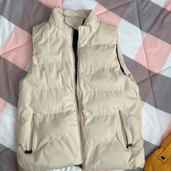 Mens Vest. 2 for the price of 1. Medium size. No brand. - Picture 4 of 5